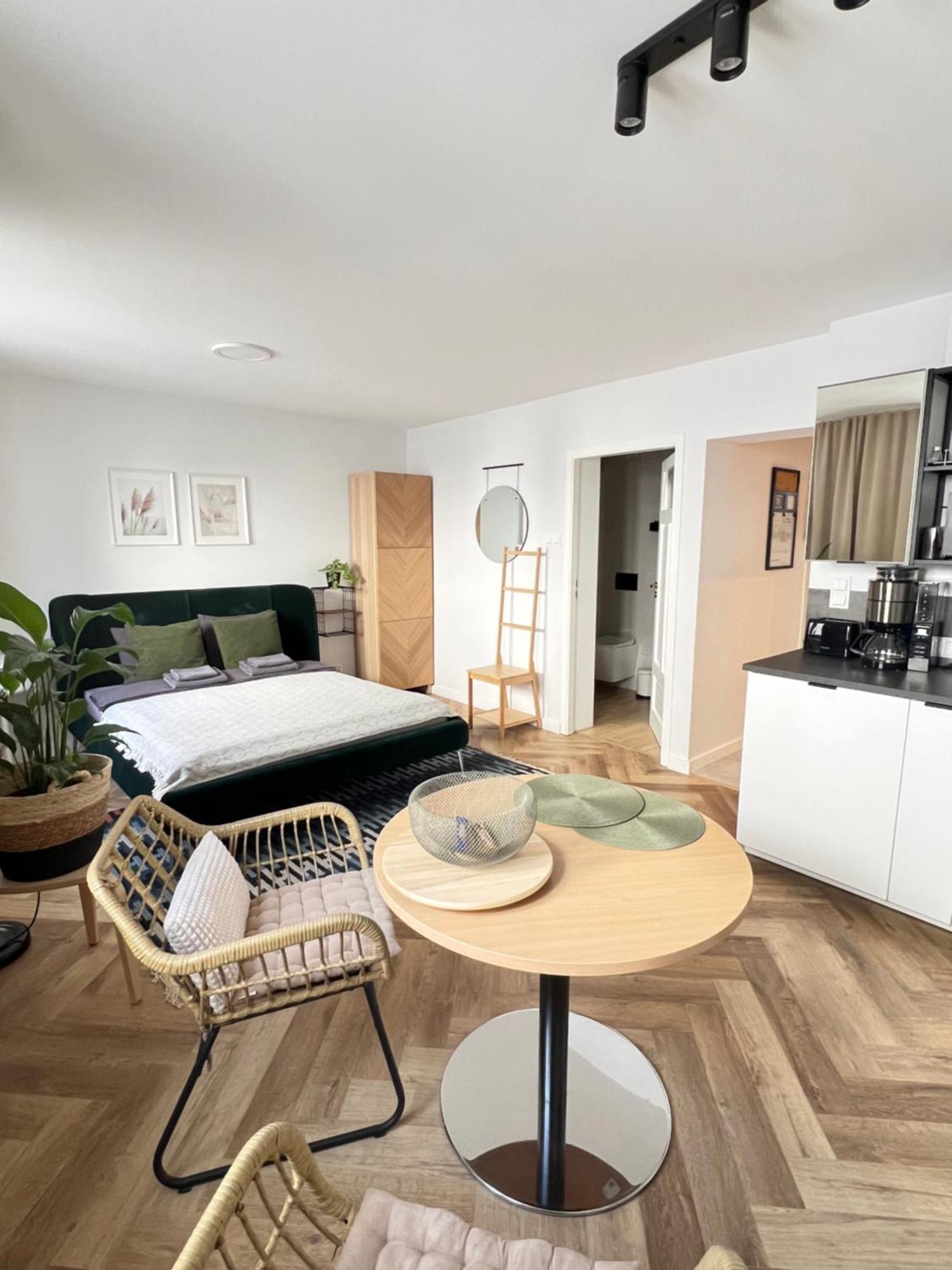 Tandem In Old Town - 24H Self Check-In Apartment วรอตซวาฟ ภายนอก รูปภาพ